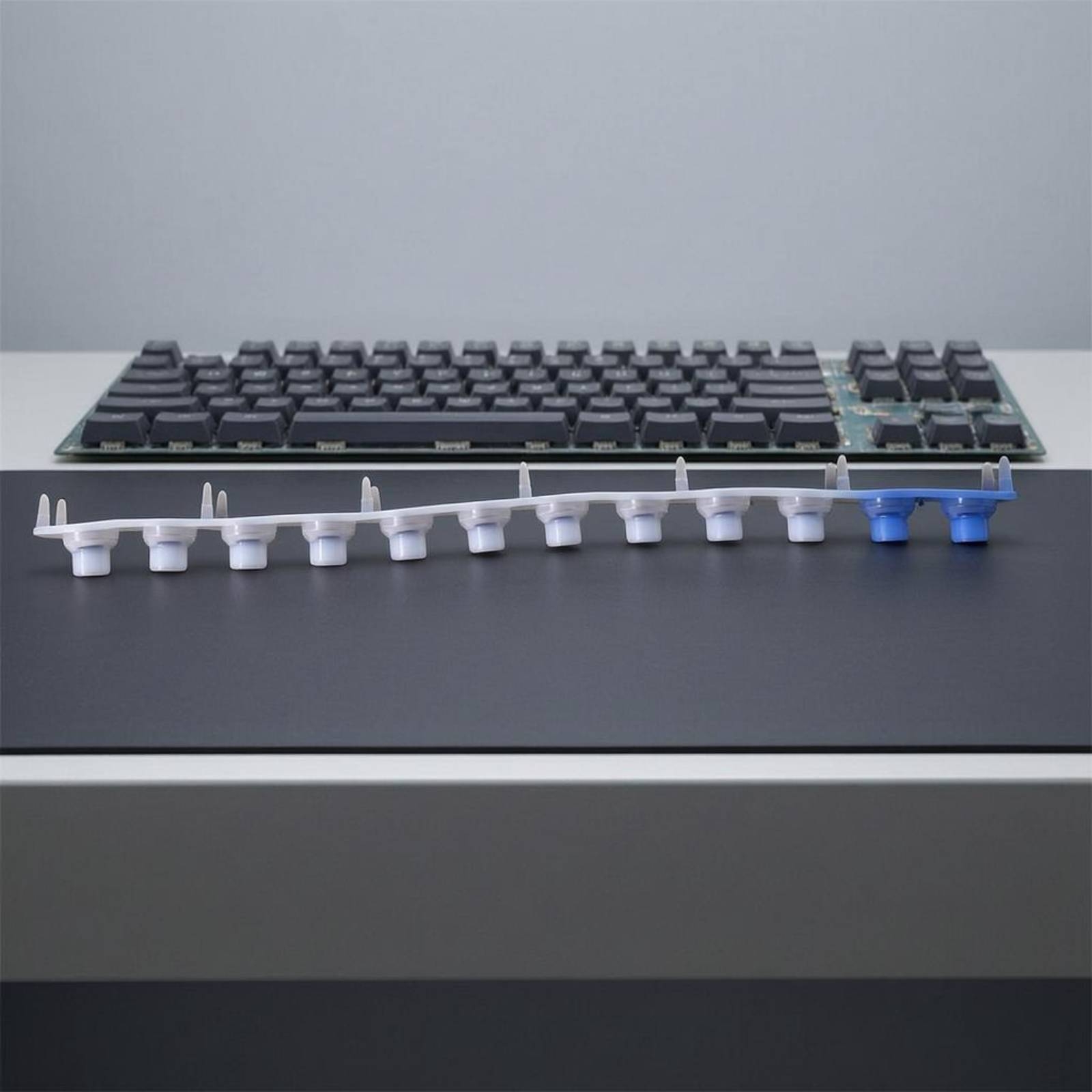 Tira de Goma Conductora, Tira  - Electronics Repair For Beginners reseña y precio